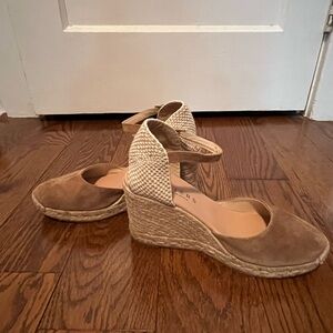 Tan wedge espadrille sandals by Ateliers, 3.5 inch heel
